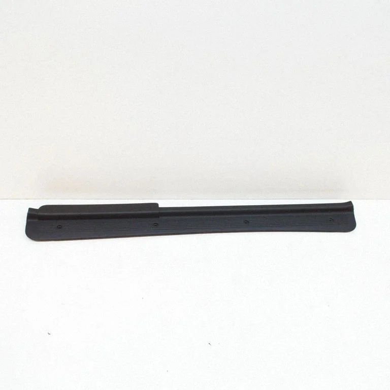 Front sill trim cover