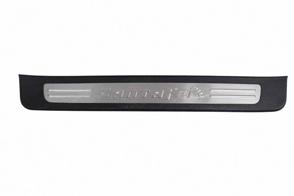 Front sill trim cover – Hyundai Santa Fe (2006-2012)