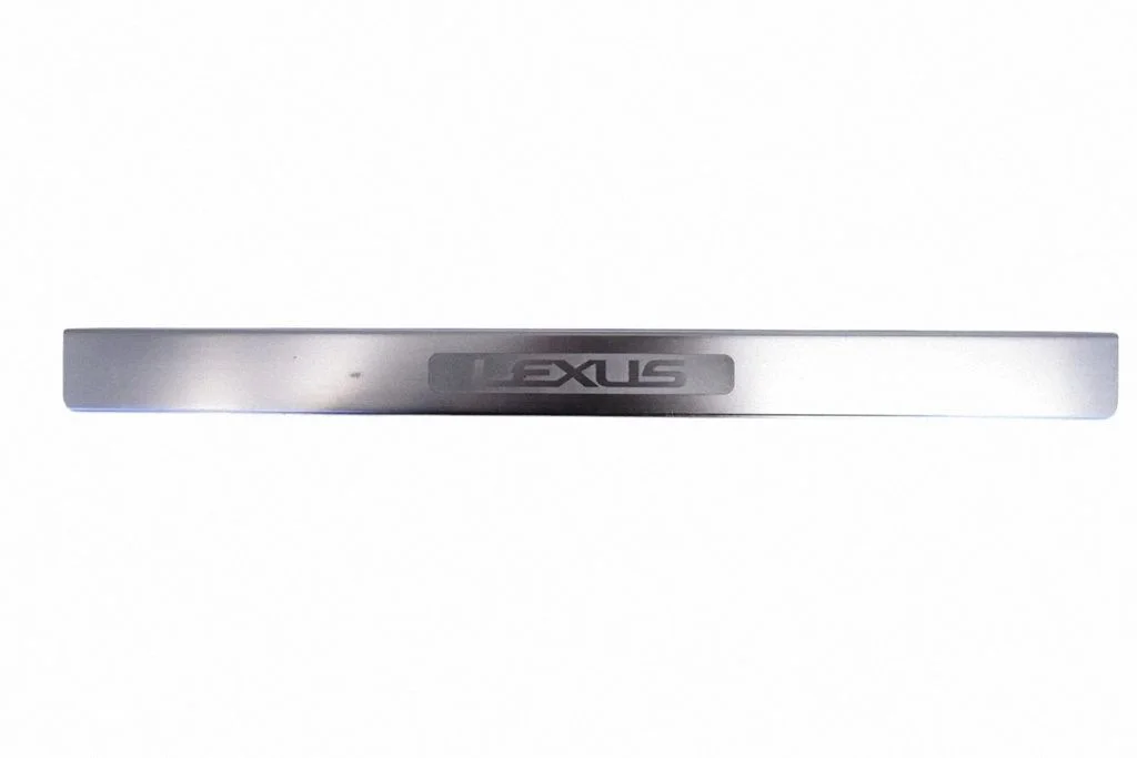Front sill trim cover – right