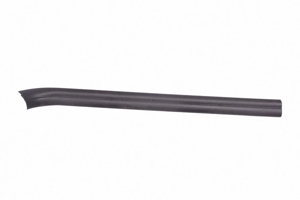 Front sill trim cover 17365810