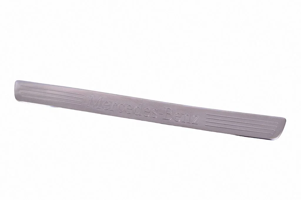 Front sill trim cover A2466800135