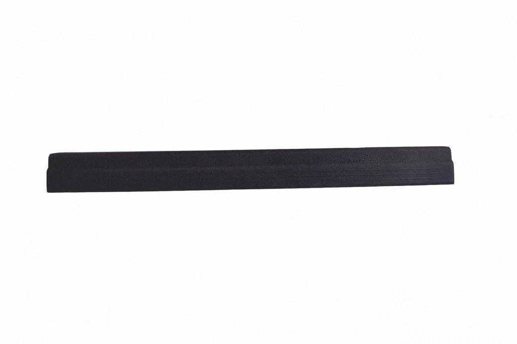 Front sill trim cover A2126860136LI