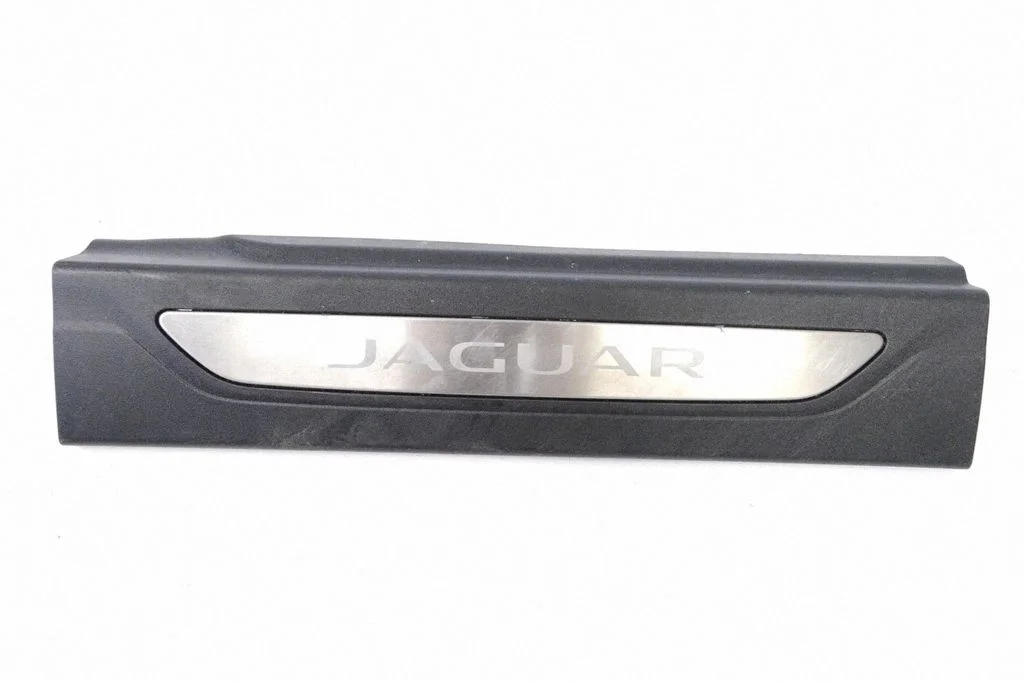 Front sill trim cover GX6313200BB