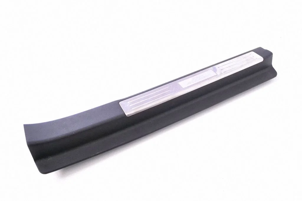 Front sill trim cover NE8568710