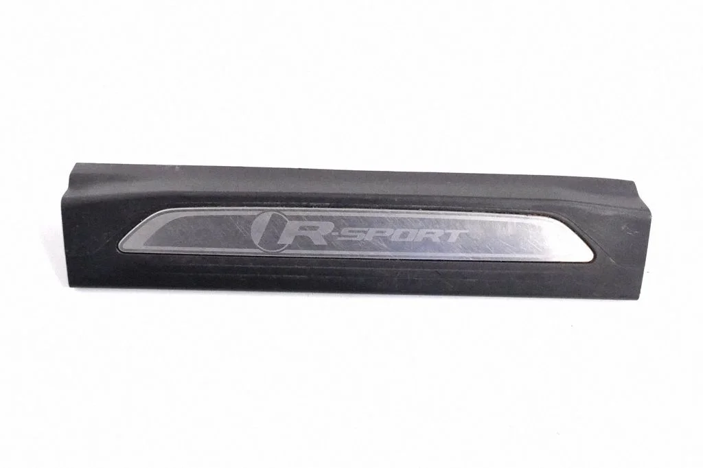 Front sill trim cover – Jaguar XE (2015-)