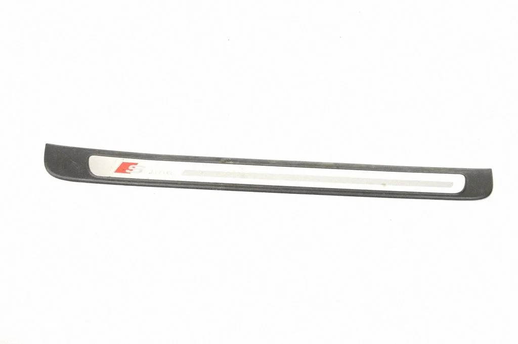 Priekšējā sliekšņa apdare (iekšējā) 8T8853374