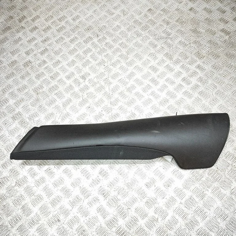 Sānu apdare pie aizmugurējā sēdekļa (apakšā) 31467983