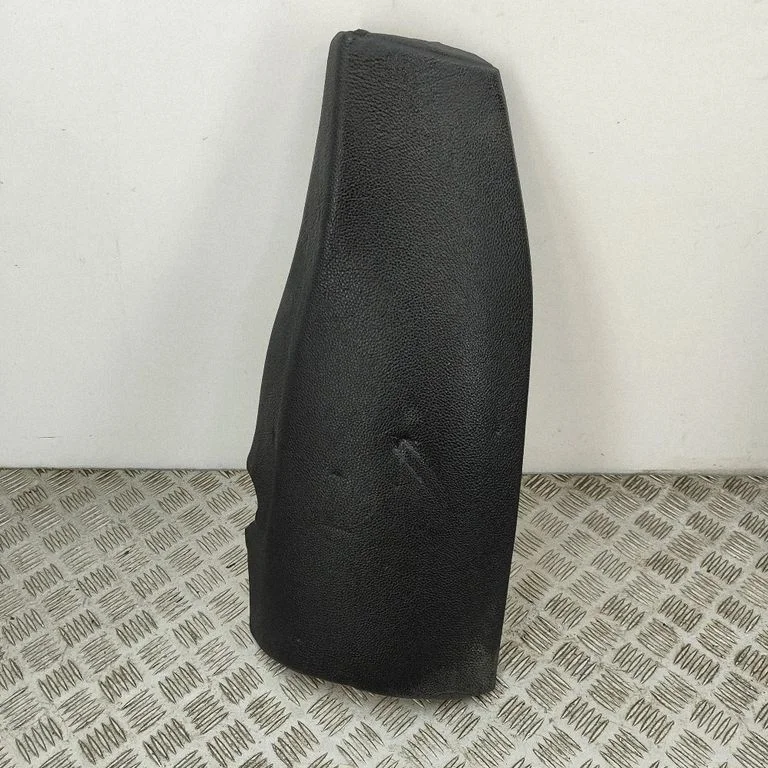 Boczna osłona przy kanapie tylnej (dolna) 7269933