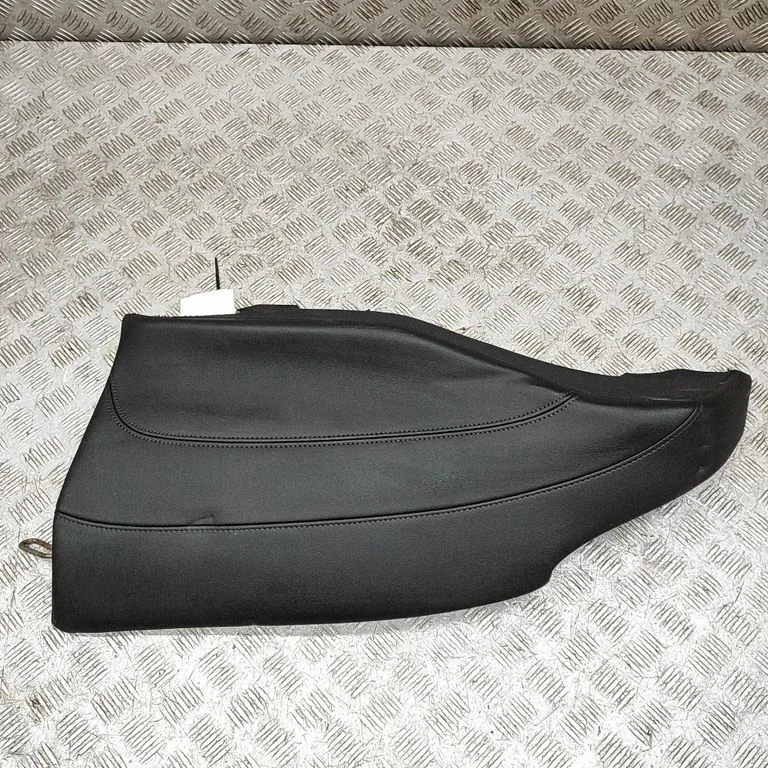 Sānu apdare pie aizmugurējā sēdekļa (apakšā) 1561339680