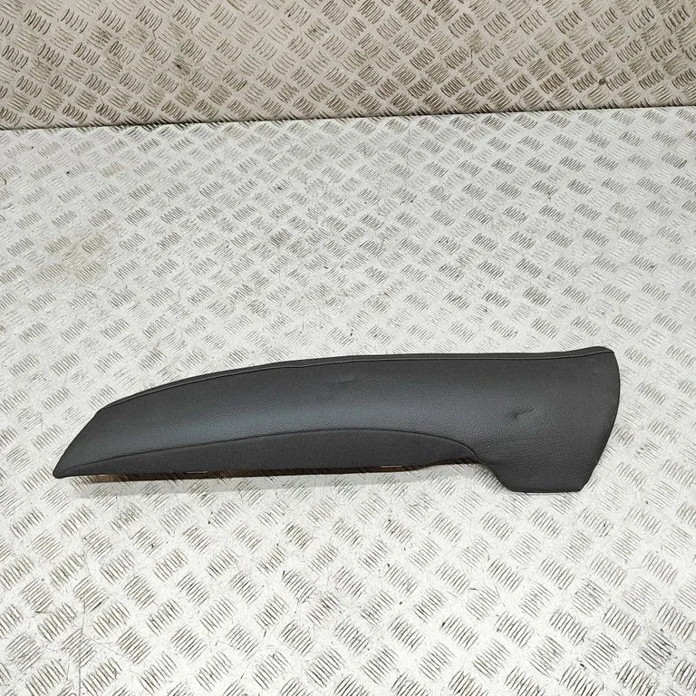 Rear seat side bottom trim – Volvo S90, V90 (2016-)