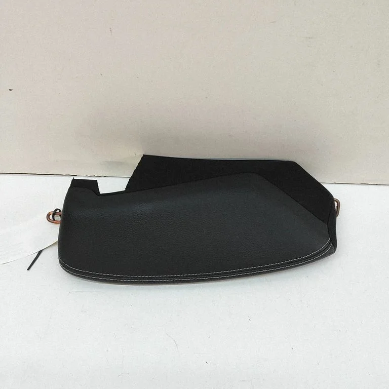 Boczna osłona przy kanapie tylnej (dolna) A2059205308