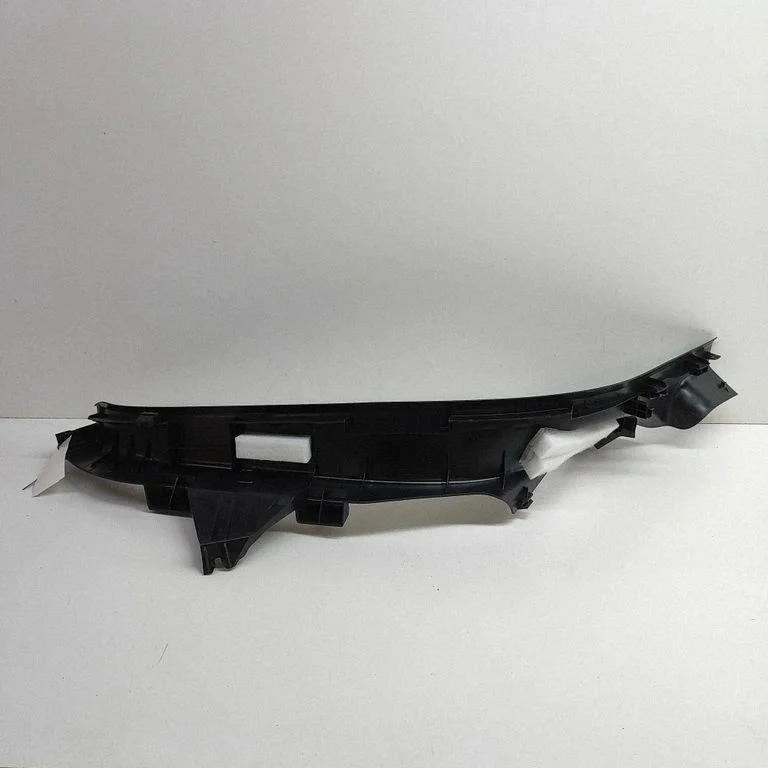 Sānu apdare pie aizmugurējā sēdekļa (apakšā) A2956903800