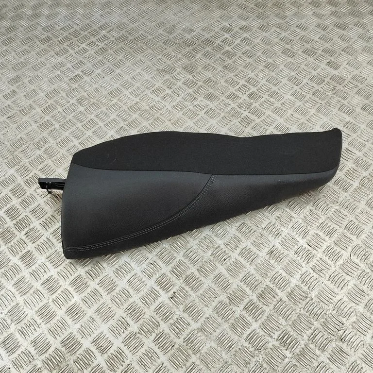 Rear seat side bottom trim A1679202920