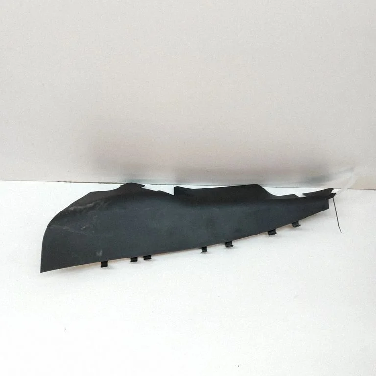 Sānu apdare pie aizmugurējā sēdekļa (apakšā) J9D302651AF
