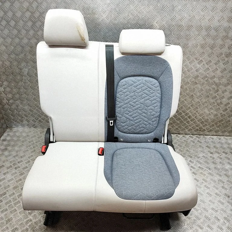 Aizmugurējais sēdeklis 1T3885405P