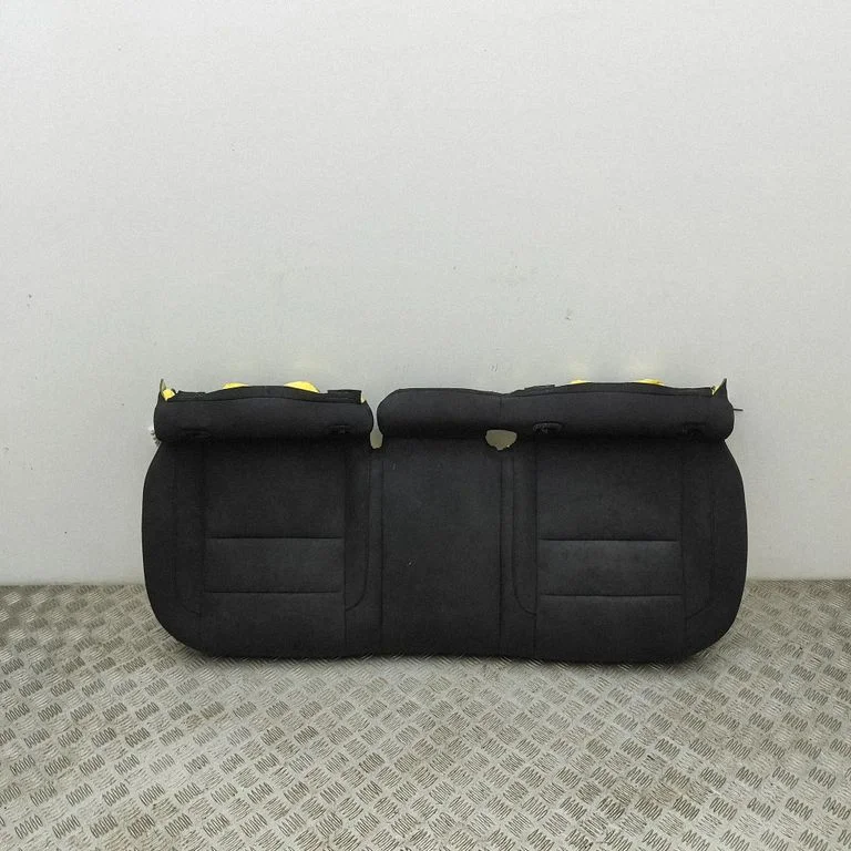 Rear seat 3942084