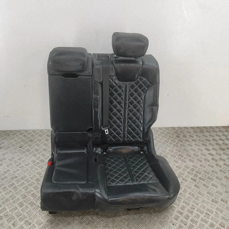 Aizmugurējais sēdeklis 8E0885828P