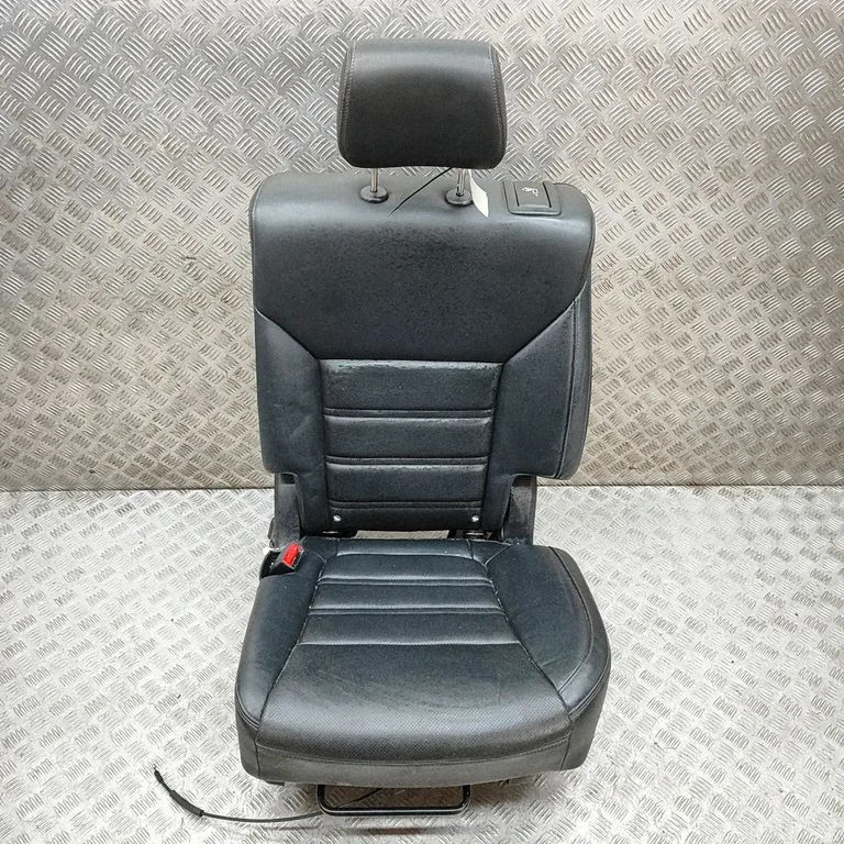 Aizmugurējais sēdeklis 89100C5102C58