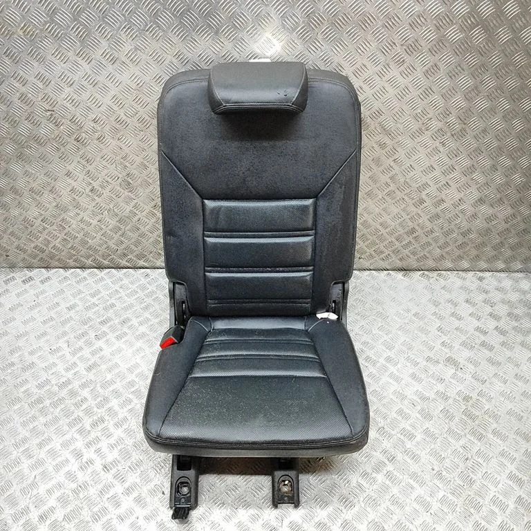 Aizmugurējais sēdeklis 89100C5510C58