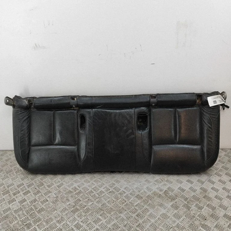 Rear seat 883004KJ2A