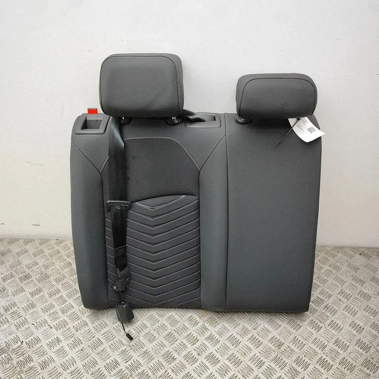 Aizmugurējais sēdeklis 10E885806N