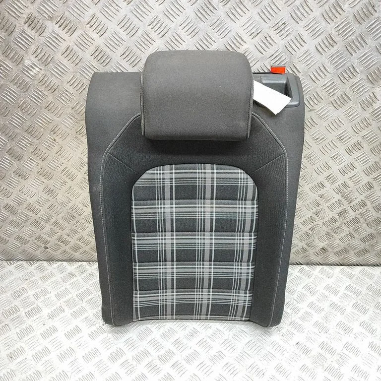 Aizmugurējais sēdeklis 5G0885805EM
