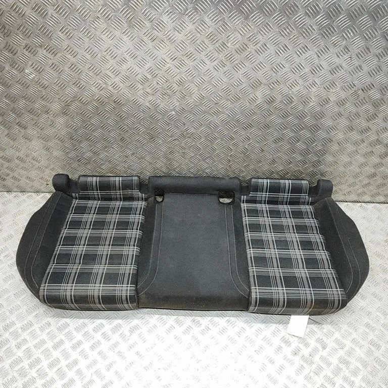 Aizmugurējais sēdeklis 5G0885375L