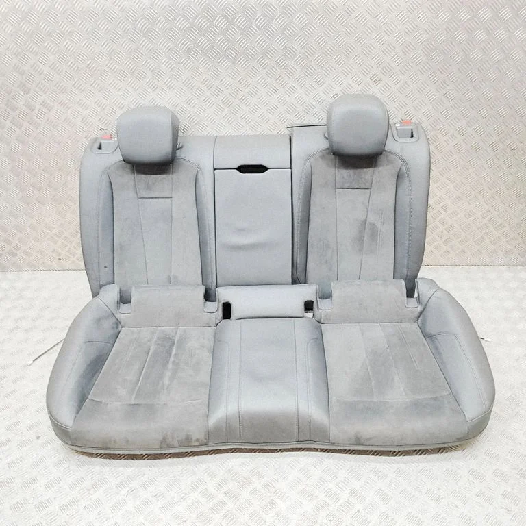 Aizmugurējais sēdeklis 8W6885501C