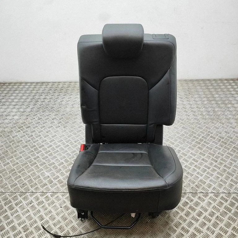 Aizmugurējais sēdeklis 893002W731
