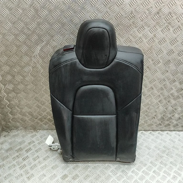 Aizmugurējais sēdeklis 765433201C