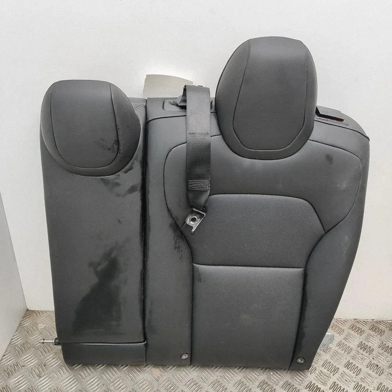 Aizmugurējais sēdeklis 1800010C3B