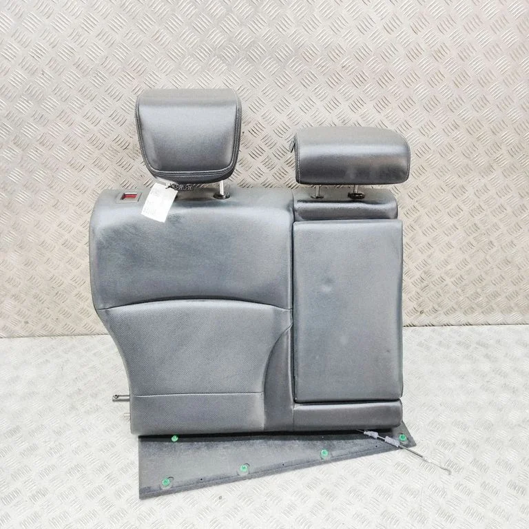 Rear seat 64330AL020