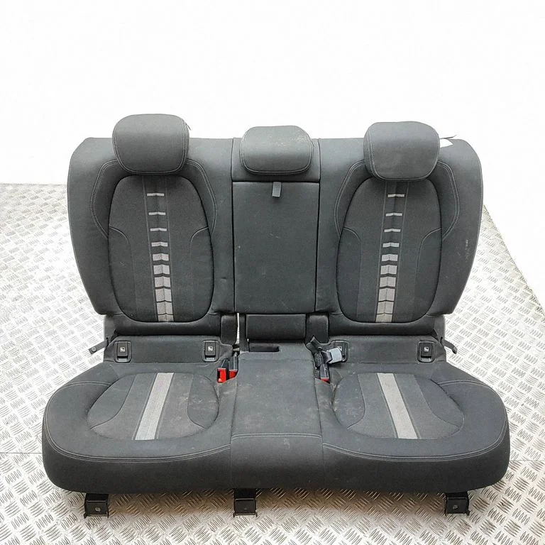 Rear seat 7436981