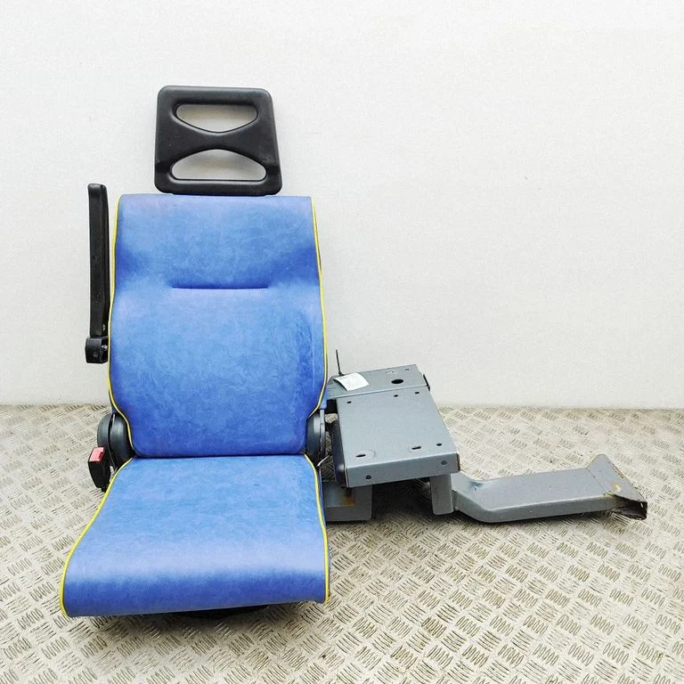 Aizmugurējais sēdeklis