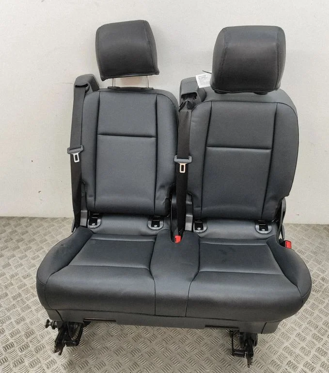 Aizmugurējais sēdeklis A4479503101