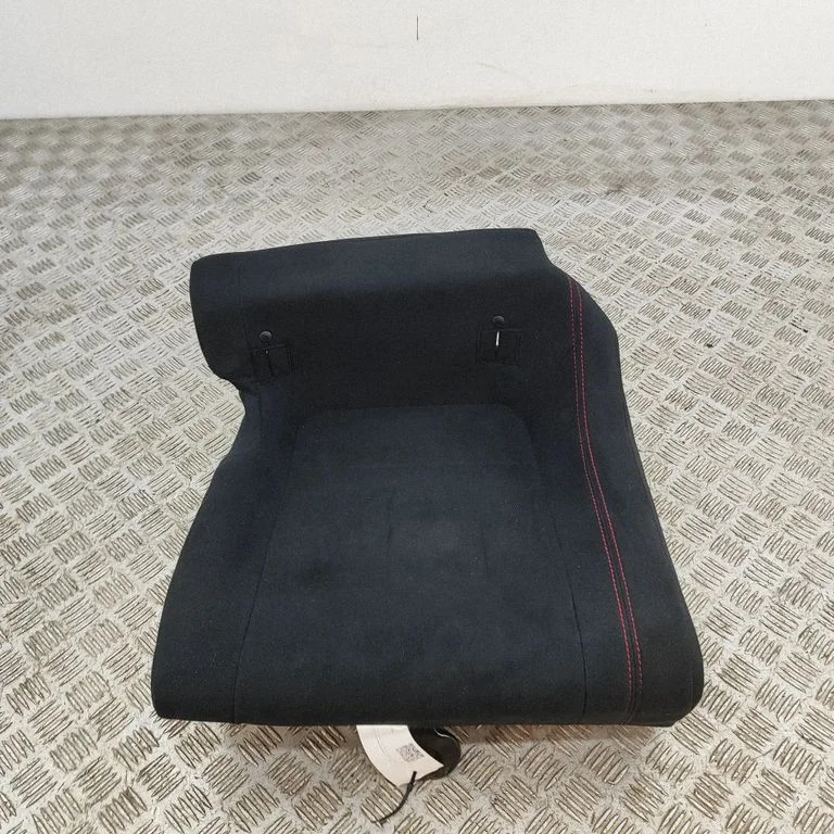 Aizmugurējais sēdeklis SU00301819