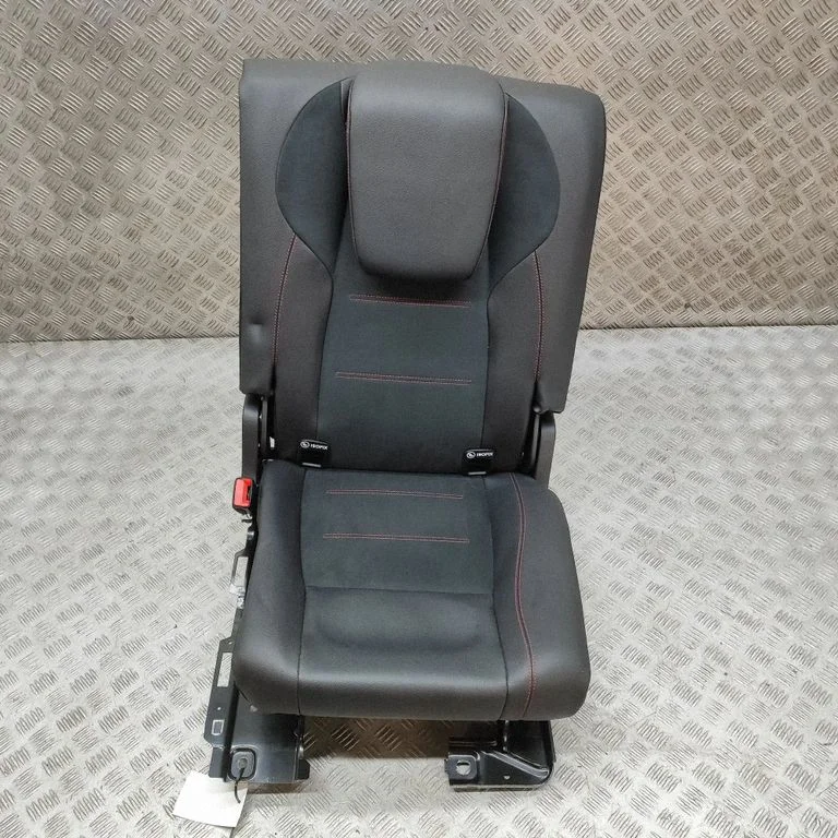 Aizmugurējais sēdeklis A2479308100