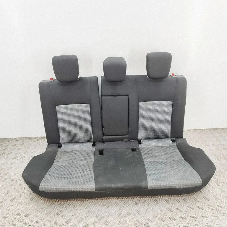 Aizmugurējais sēdeklis 8731061M30