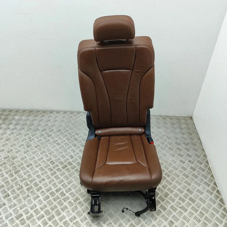 Aizmugurējais sēdeklis 4M0883406C