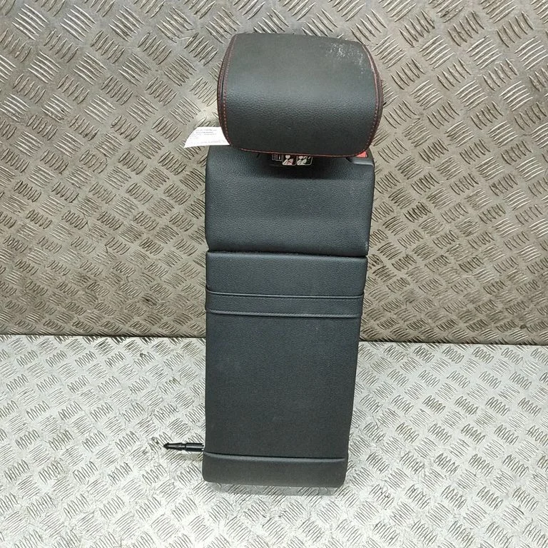 Tagaiste A1779700800