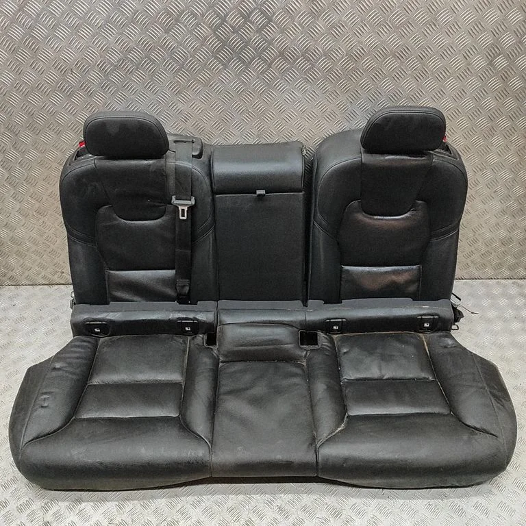 Aizmugurējais sēdeklis 31379191