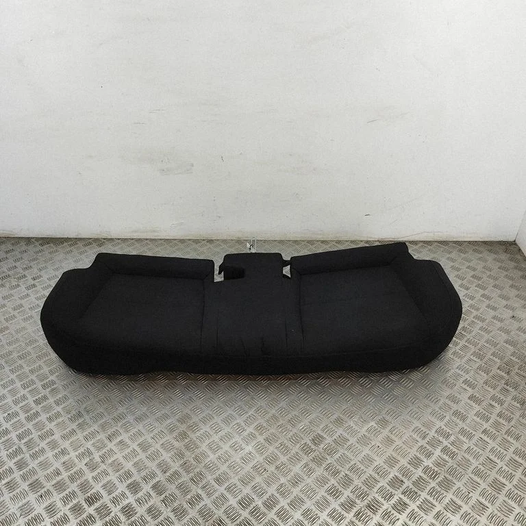 Aizmugurējais sēdeklis 89100HF310