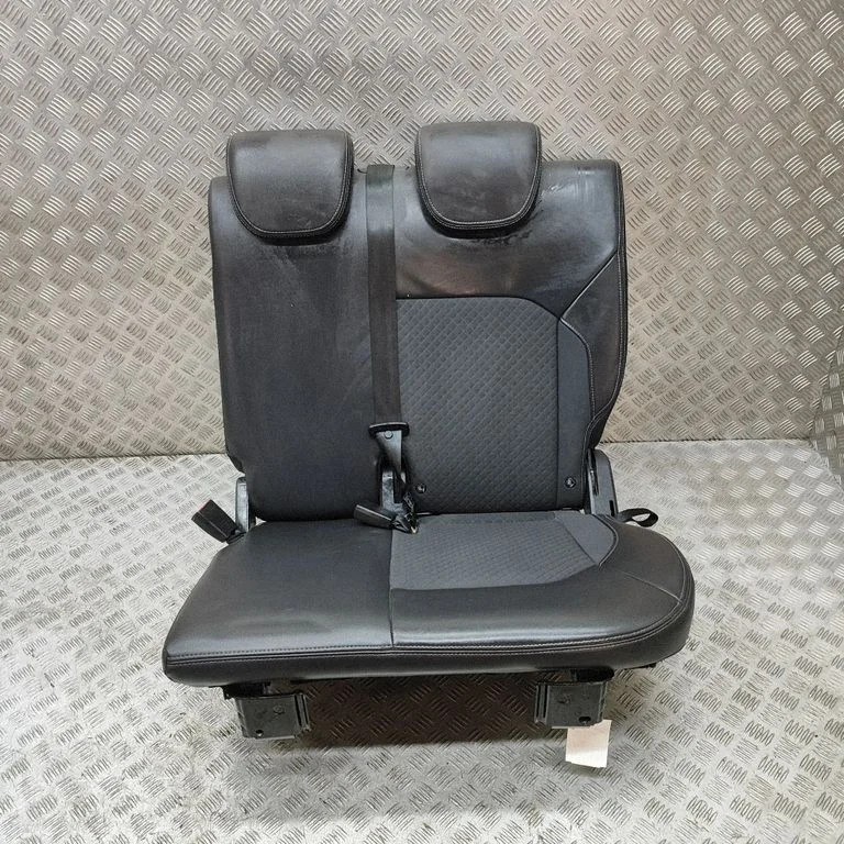Rear seat CN15A613A39AF