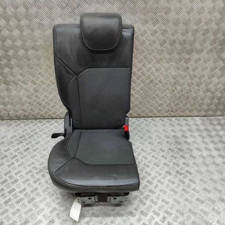 Rear seat CN15A613A38CA
