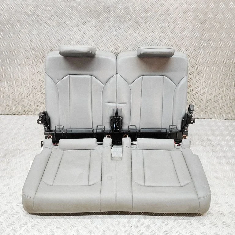 Aizmugurējais sēdeklis 4M0885305