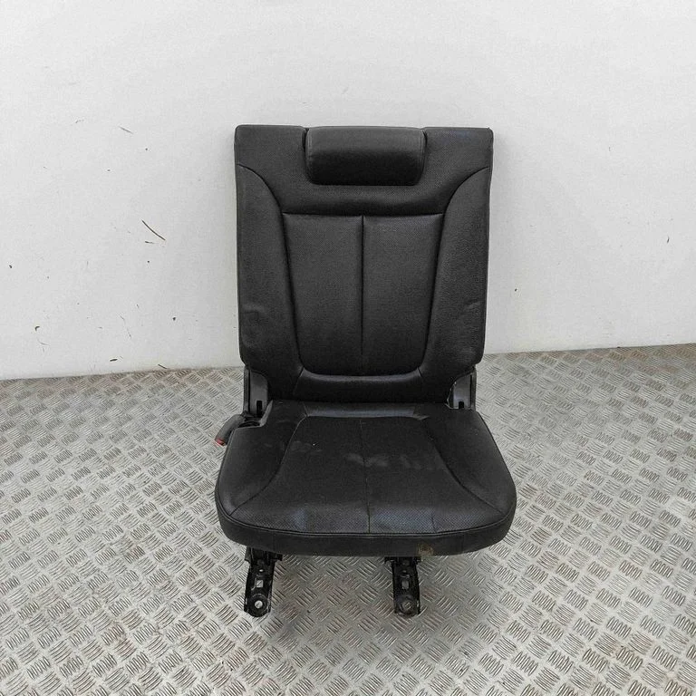 Rear seat 892602B041MZM