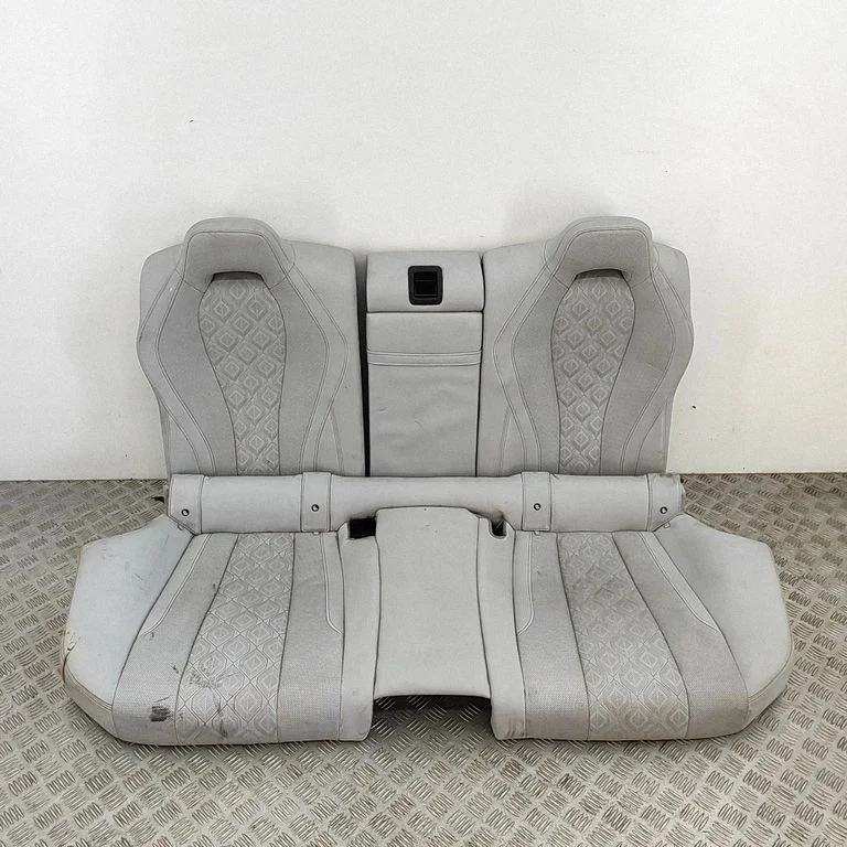 Aizmugurējais sēdeklis 8079271