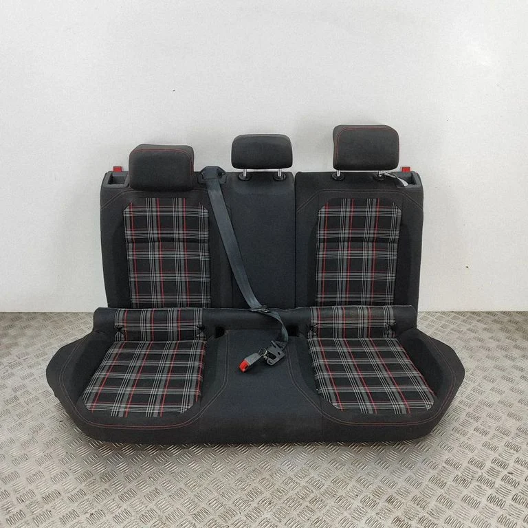 Aizmugurējais sēdeklis 2Q0885504S