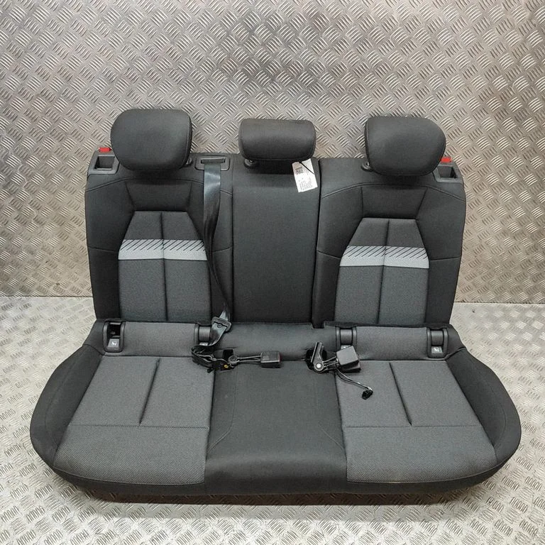 Aizmugurējais sēdeklis 89A885375