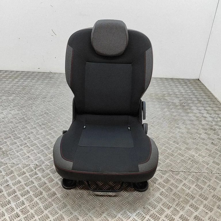 Aizmugurējais sēdeklis 7701067925